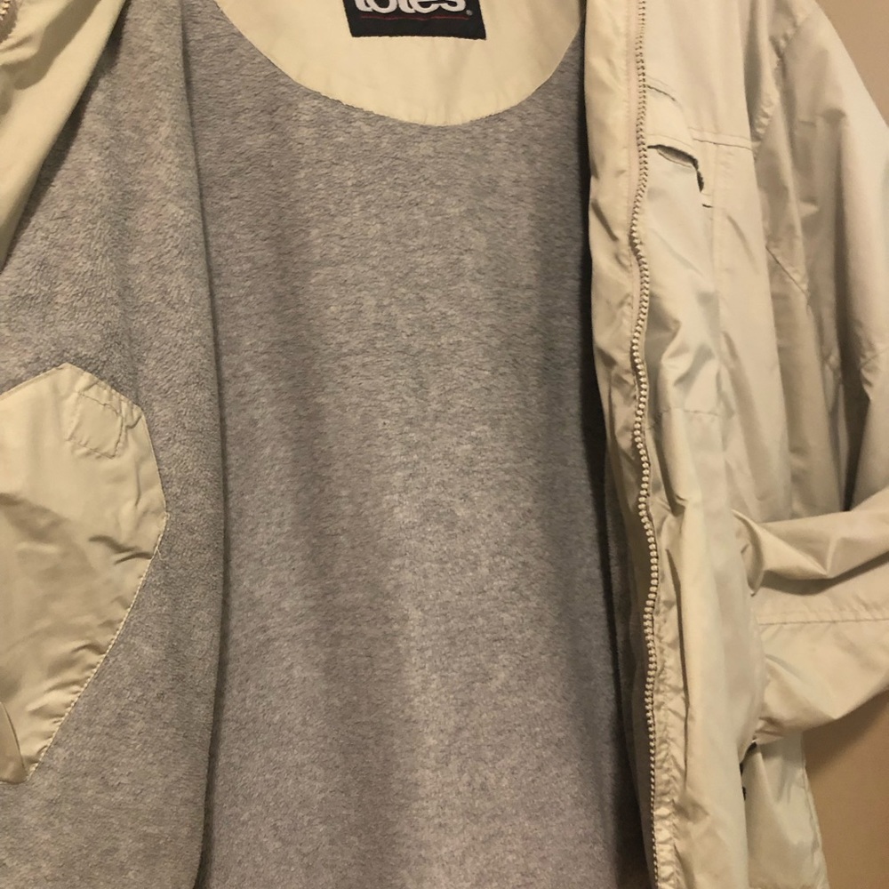 Women’s totes  fall jacket - Picture 6 of 7